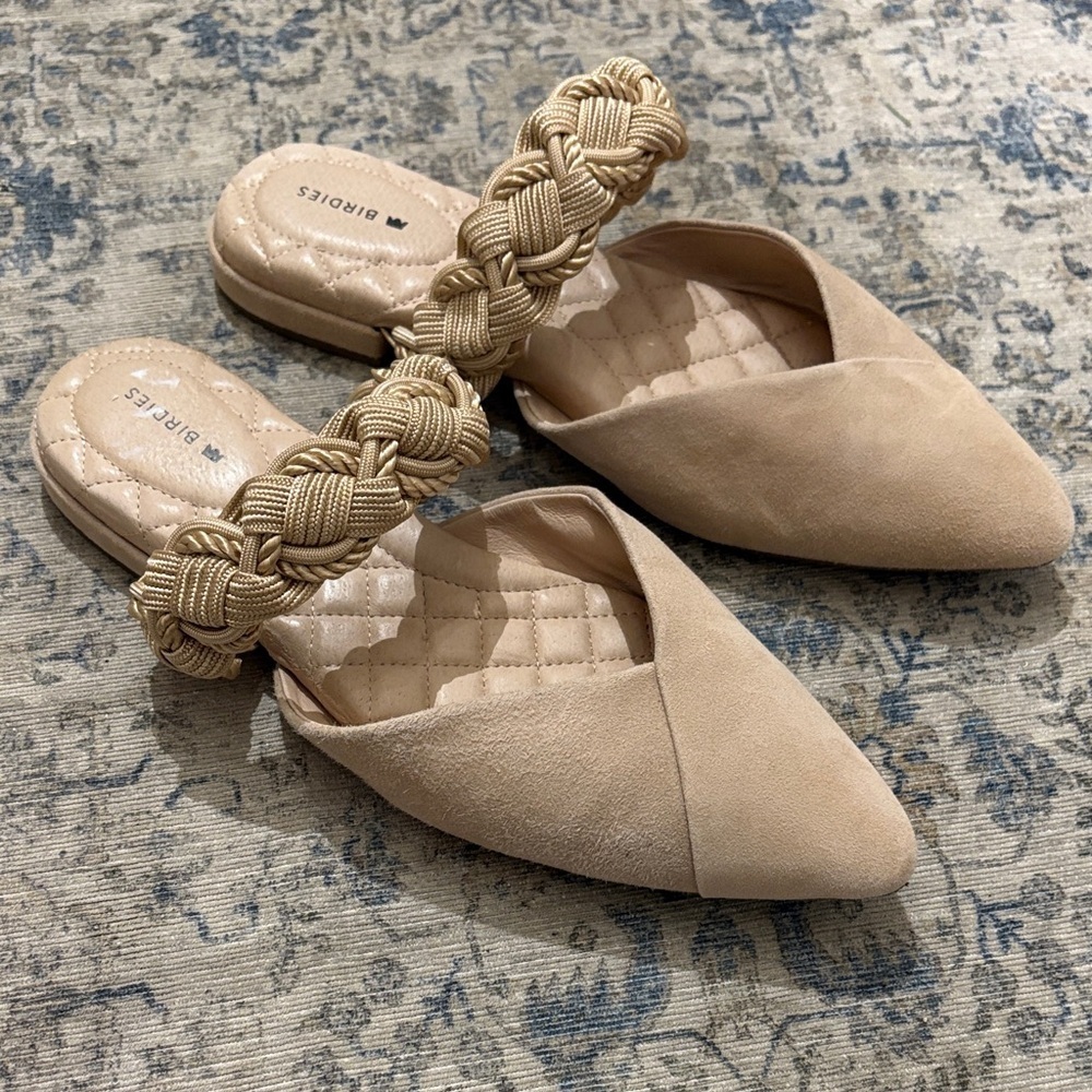 Birdies Tan Braided Mules - women’s size 7 - pointed toe - great condition